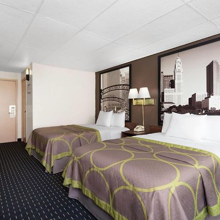 Super 8 By Wyndham Columbus Otel Dış mekan fotoğraf