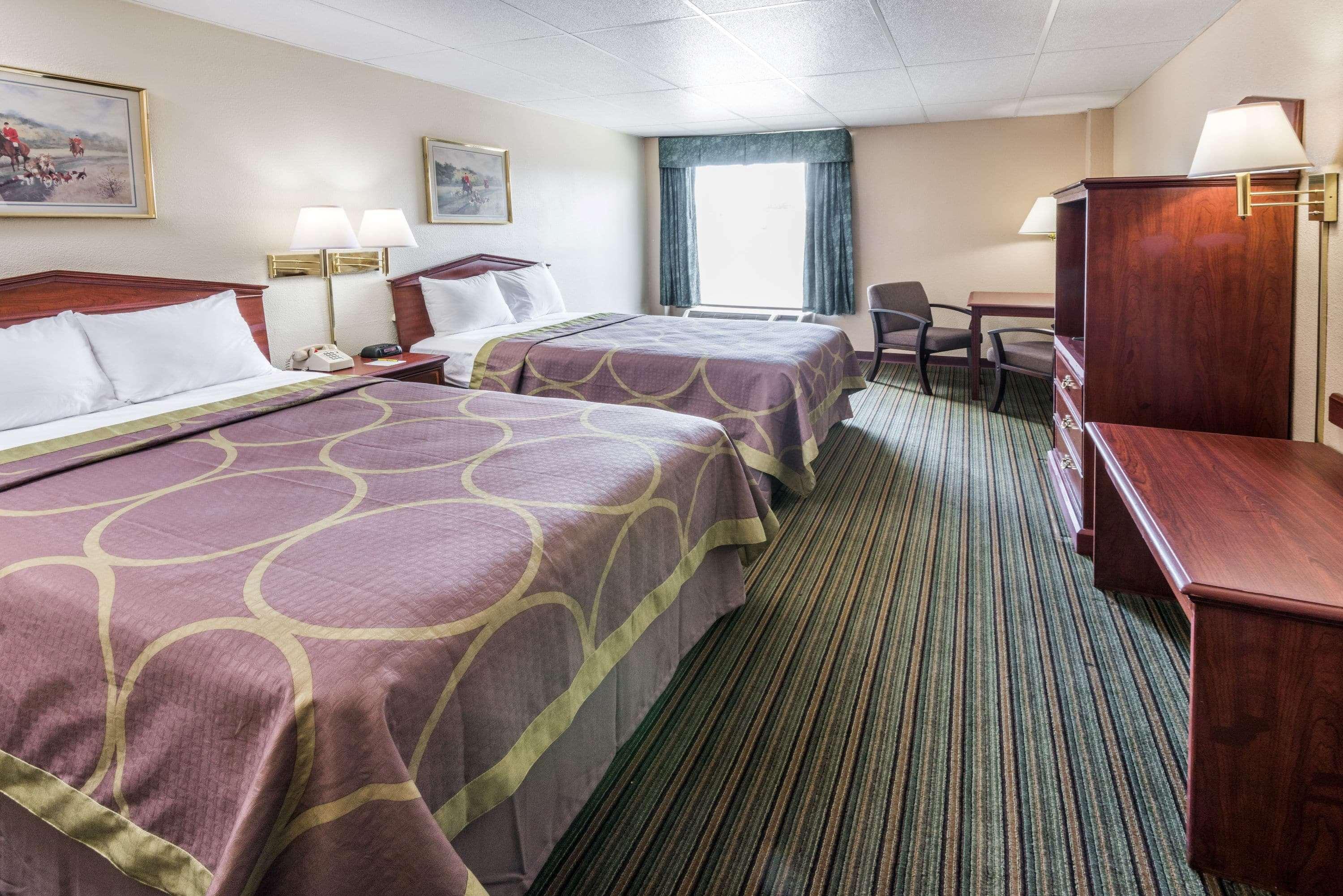 Super 8 By Wyndham Columbus Otel Dış mekan fotoğraf