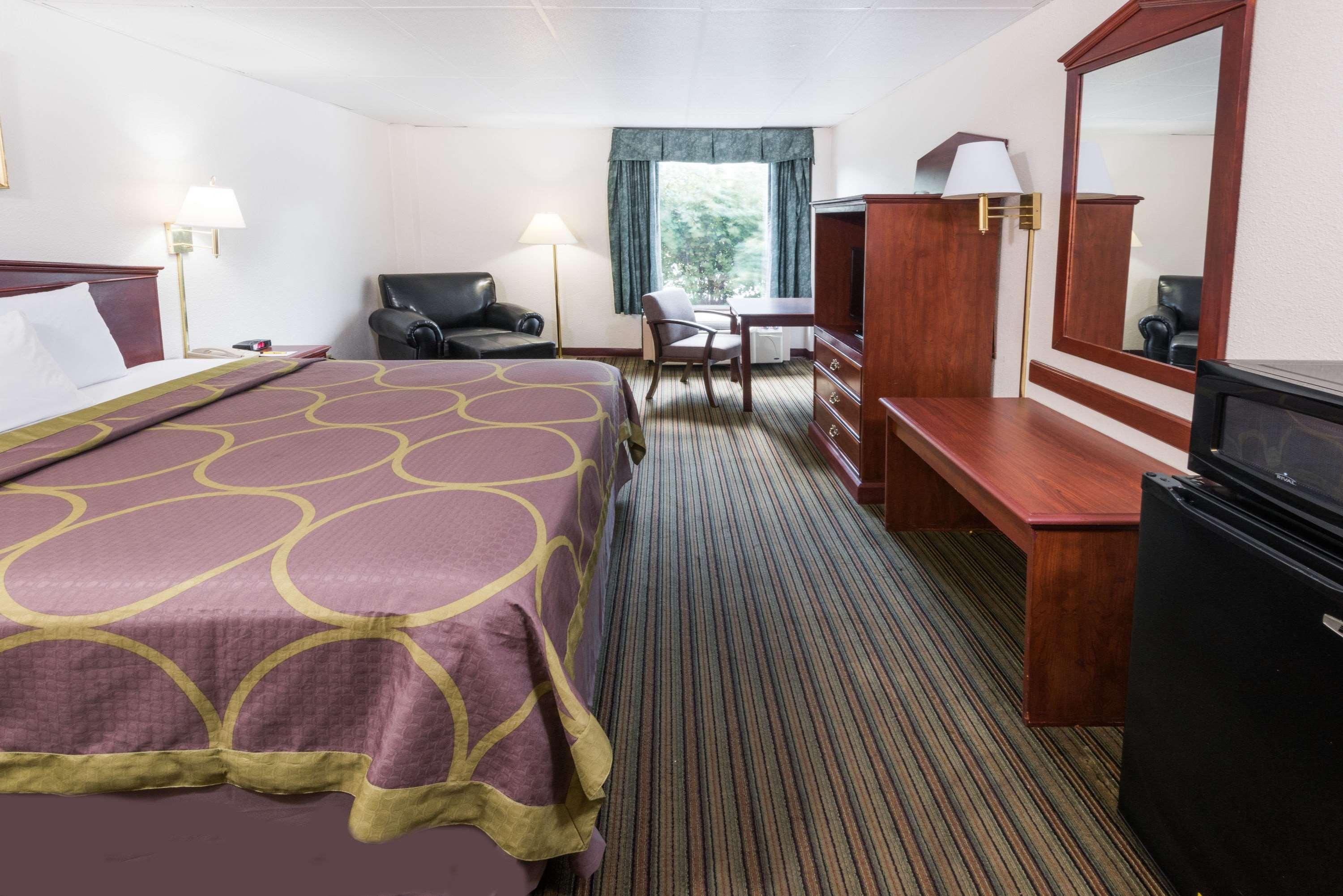 Super 8 By Wyndham Columbus Otel Dış mekan fotoğraf
