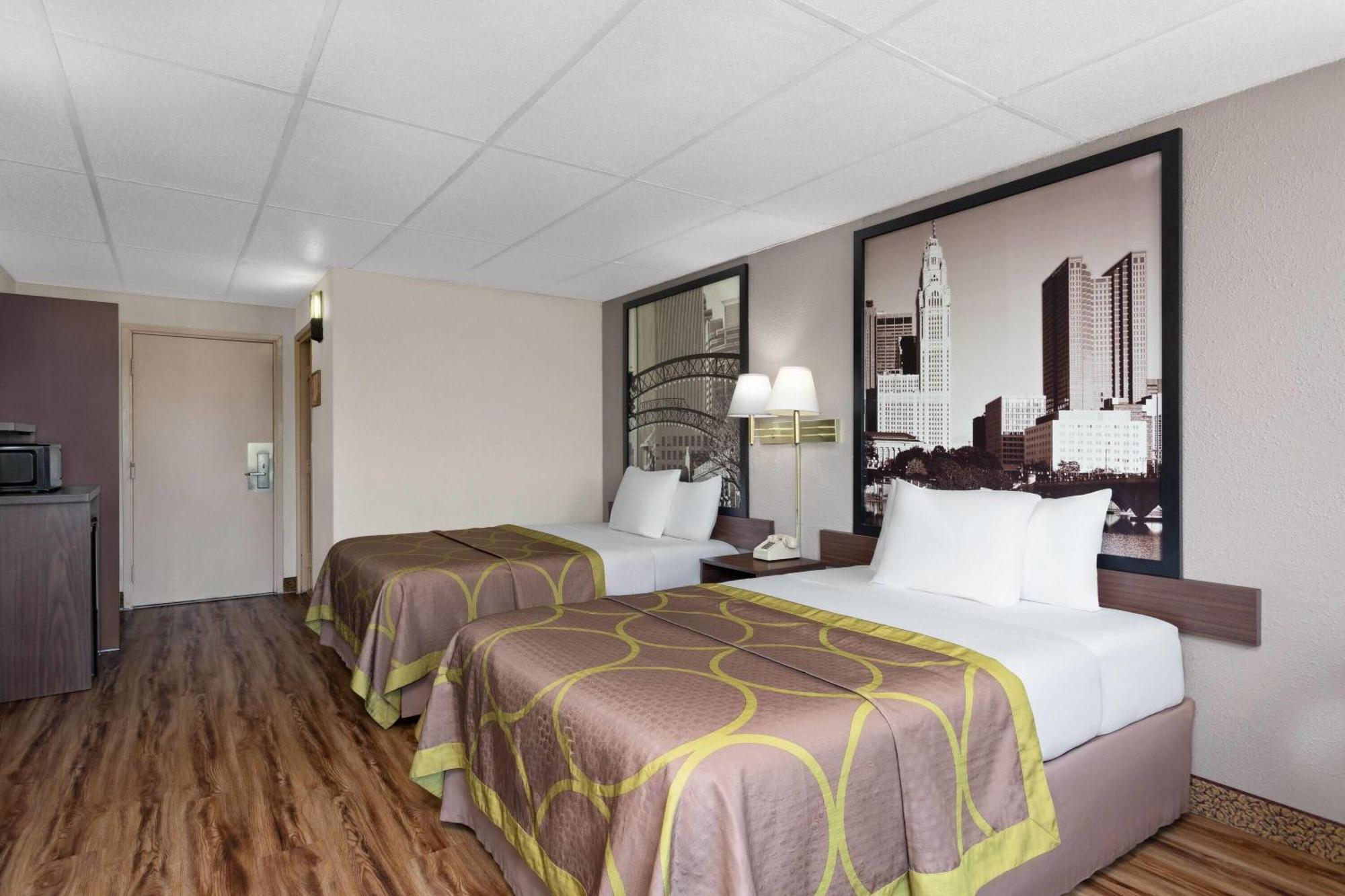Super 8 By Wyndham Columbus Otel Dış mekan fotoğraf