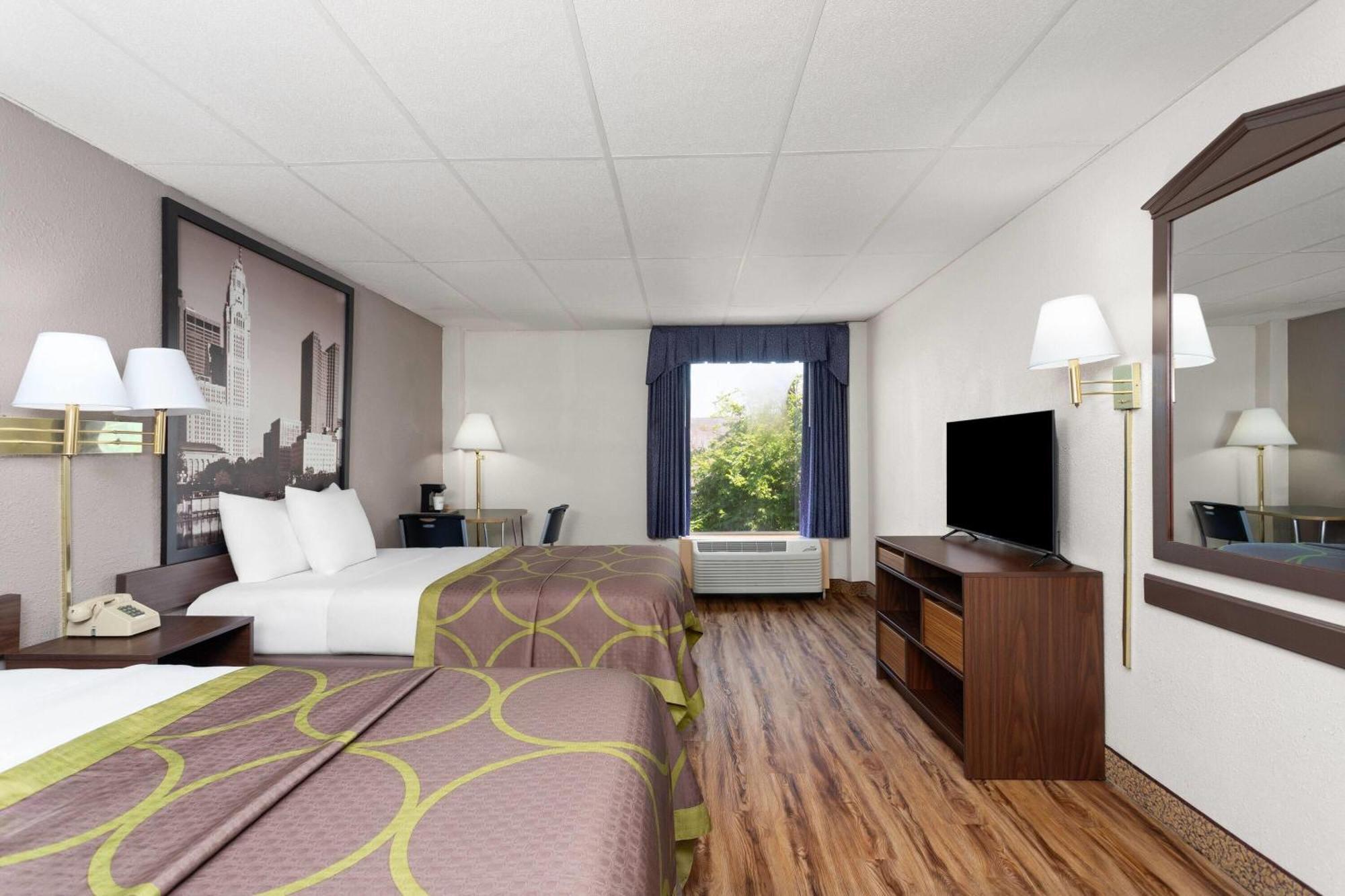 Super 8 By Wyndham Columbus Otel Dış mekan fotoğraf