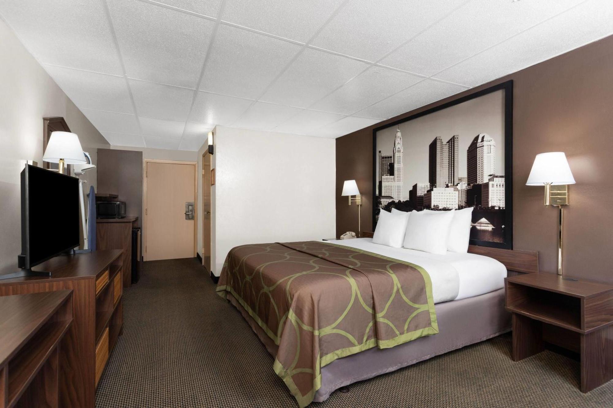 Super 8 By Wyndham Columbus Otel Dış mekan fotoğraf